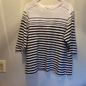 3/4 sleeve black and white striped shirt